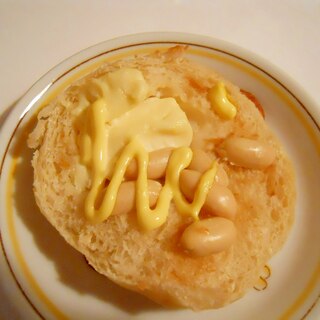丸パンで☆ピーナッツ＆チーズ　マヨ生姜トースト